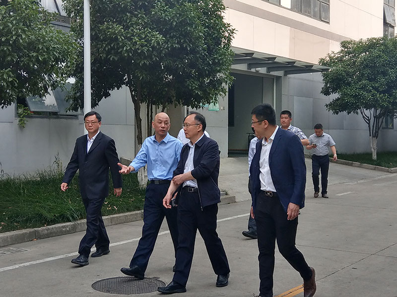 南京市一級巡視員、淮安市副市長、寧淮智能制造產業園黨工委書記許明一行調研考察南京奧聯電子